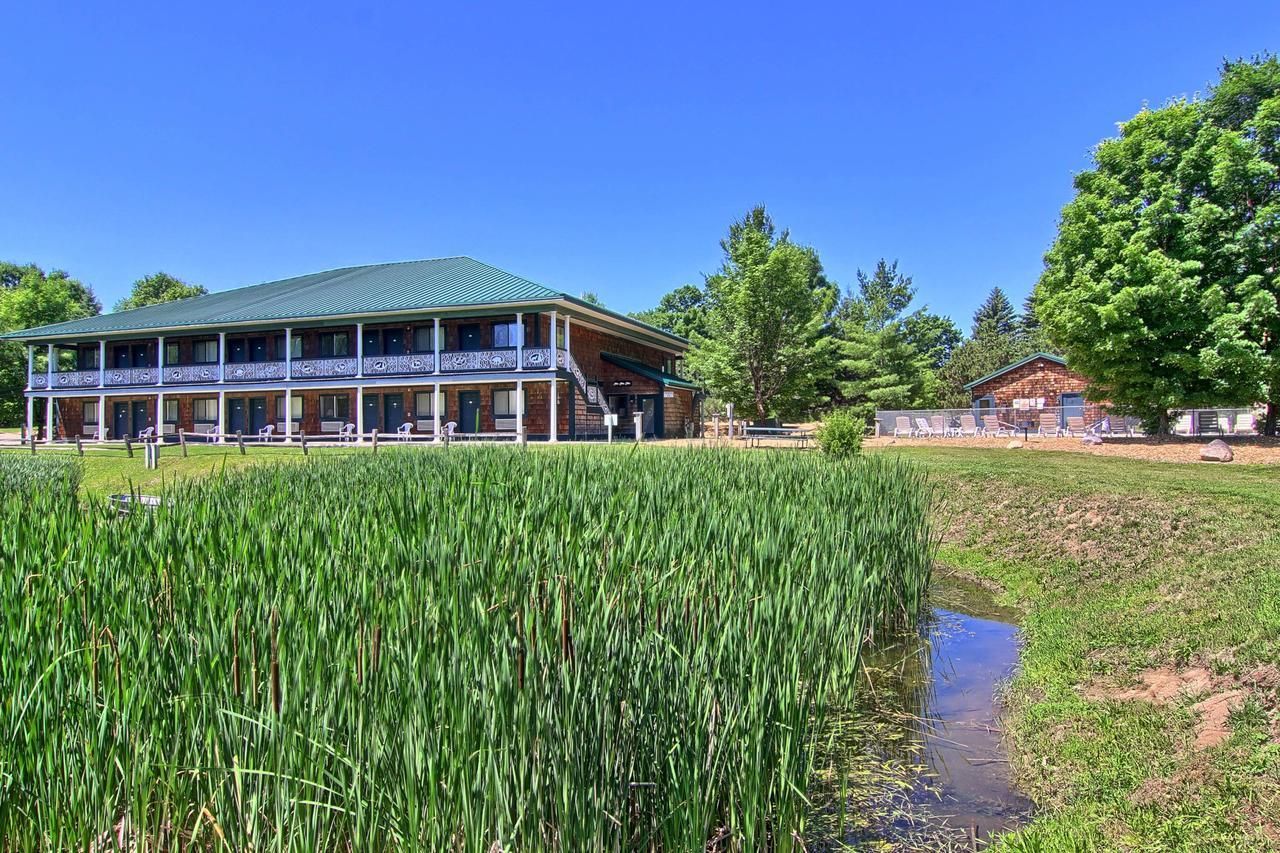 The Legend Cottage Inn Bellaire 外观 照片