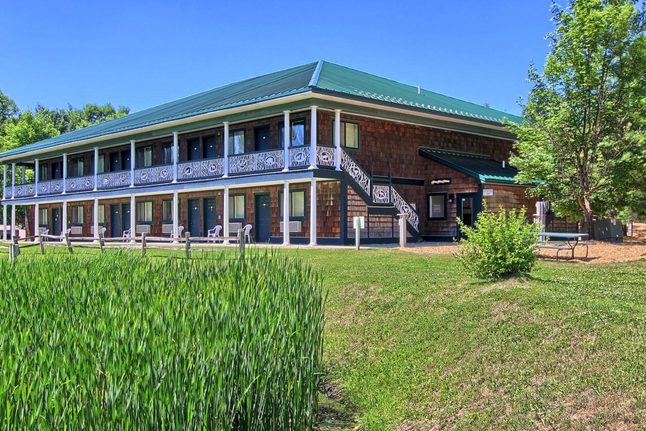 The Legend Cottage Inn Bellaire 外观 照片