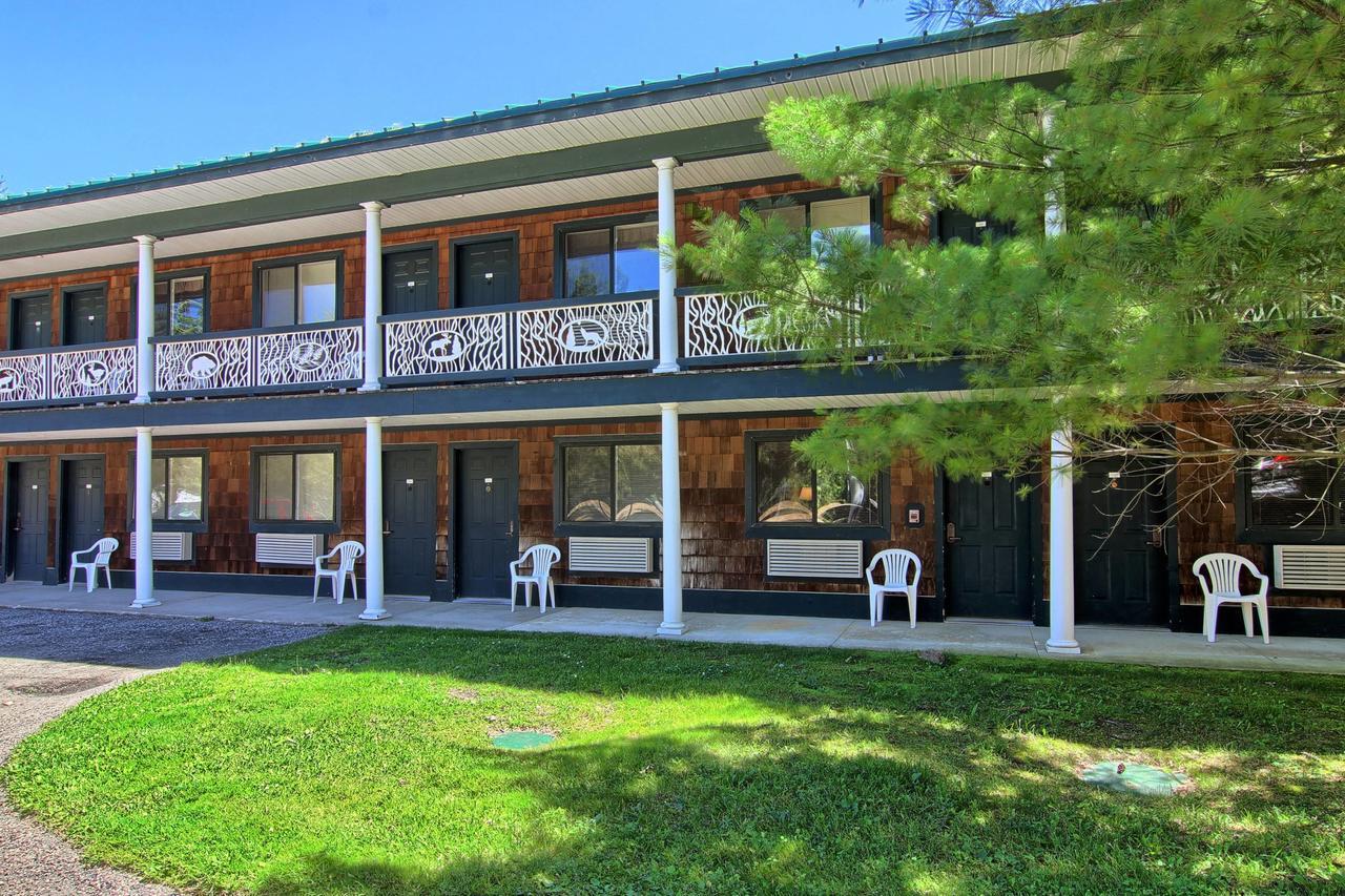 The Legend Cottage Inn Bellaire 外观 照片